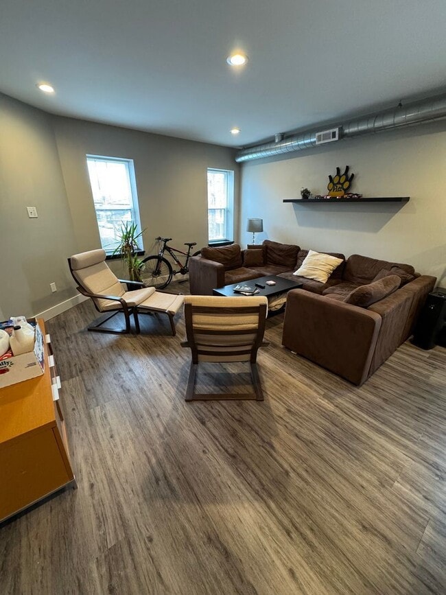 Photo - 5148 Dearborn St House