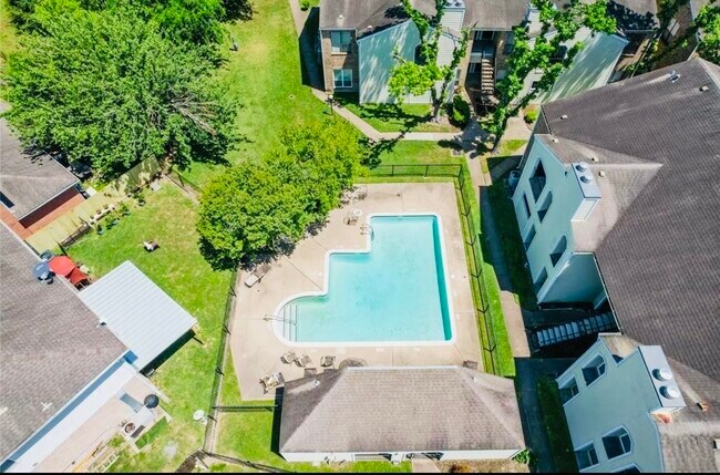 Foto del edificio - 6602 Harbor Town Dr