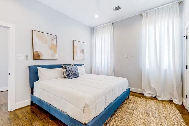 Building Photo - 1928 Oakdale St