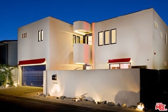 Building Photo - 27082 Malibu Cove Colony Dr