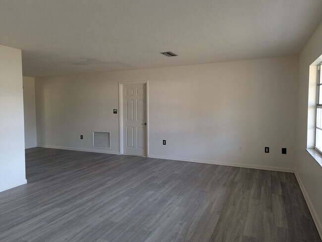 Foto del edificio - Nice 2 bedroom, 1 1/2 bath home in Umatilla