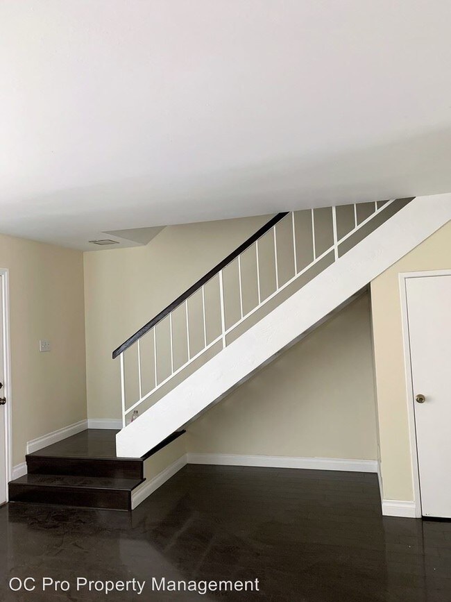 Building Photo - 2 br, 1.5 bath House - 9646 Bickley Dr.