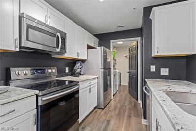 Foto del edificio - 14722 Lenox Dr