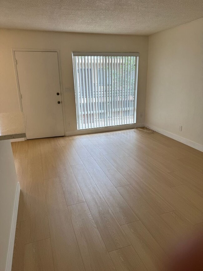 Building Photo - 7414 Mesa College Dr