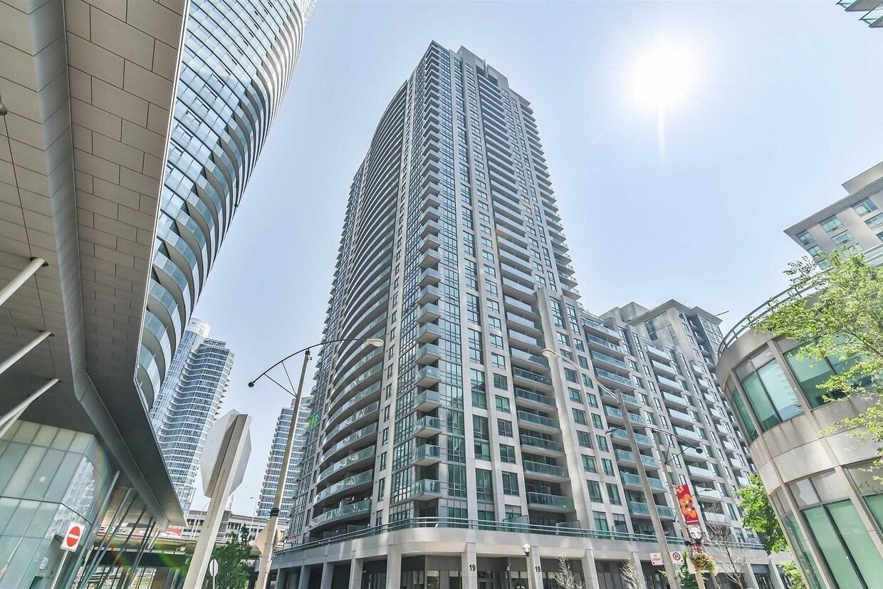 Photo principale - 19 Grand Trunk Crescent
