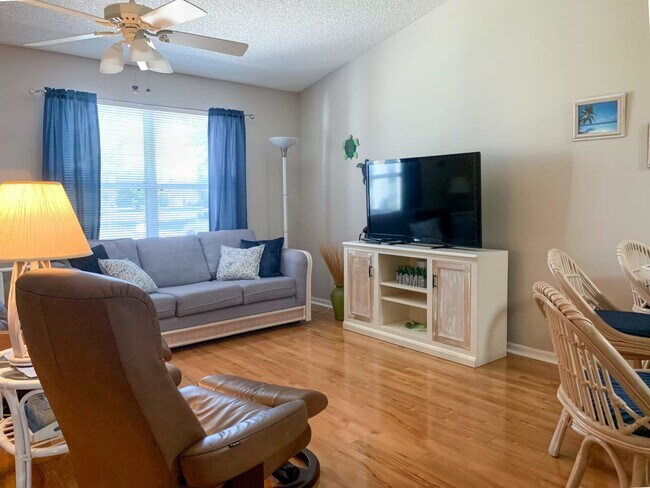 Building Photo - M1108 Davenport (VNSW/M5)