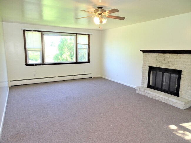 Foto del edificio - 267 E Main St