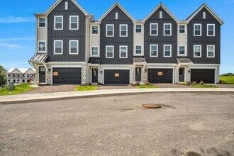 Building Photo - 10 Morgan Cir