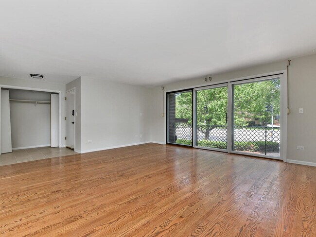 Foto del edificio - 1300 N Northwest Hwy