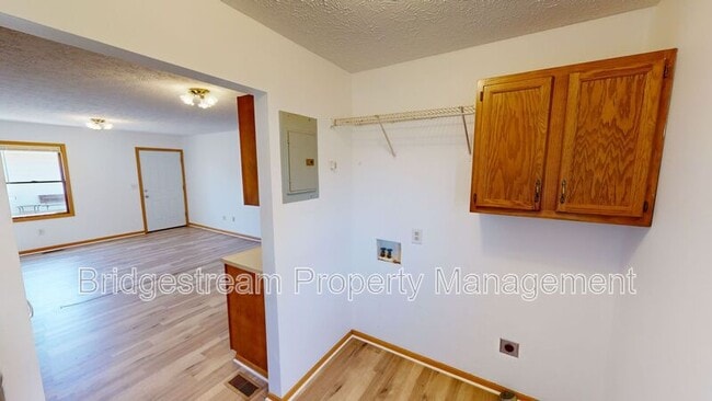 Foto del edificio - 214 Woodsview Dr