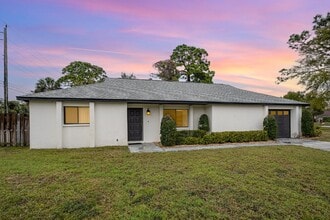 Building Photo - 696 Las Palmas Way