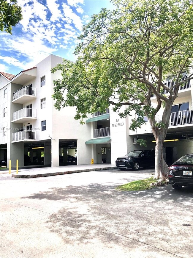 Foto del edificio - 8260 SW 210th St