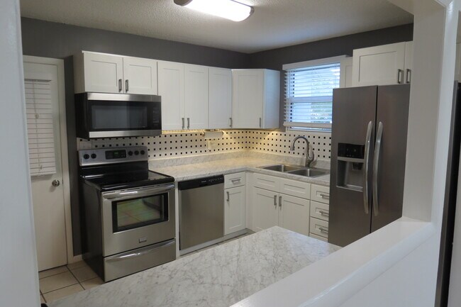 Building Photo - 503 Jeffery Dr NW