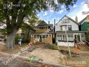 Building Photo - 2256 Angus St