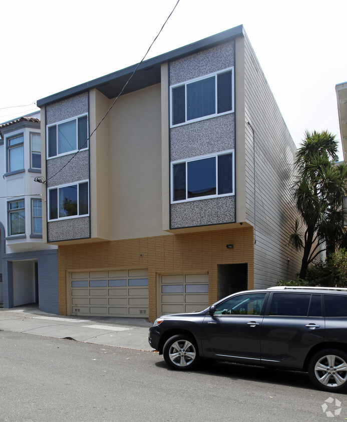 Foto principal - 220 Fair Oaks St