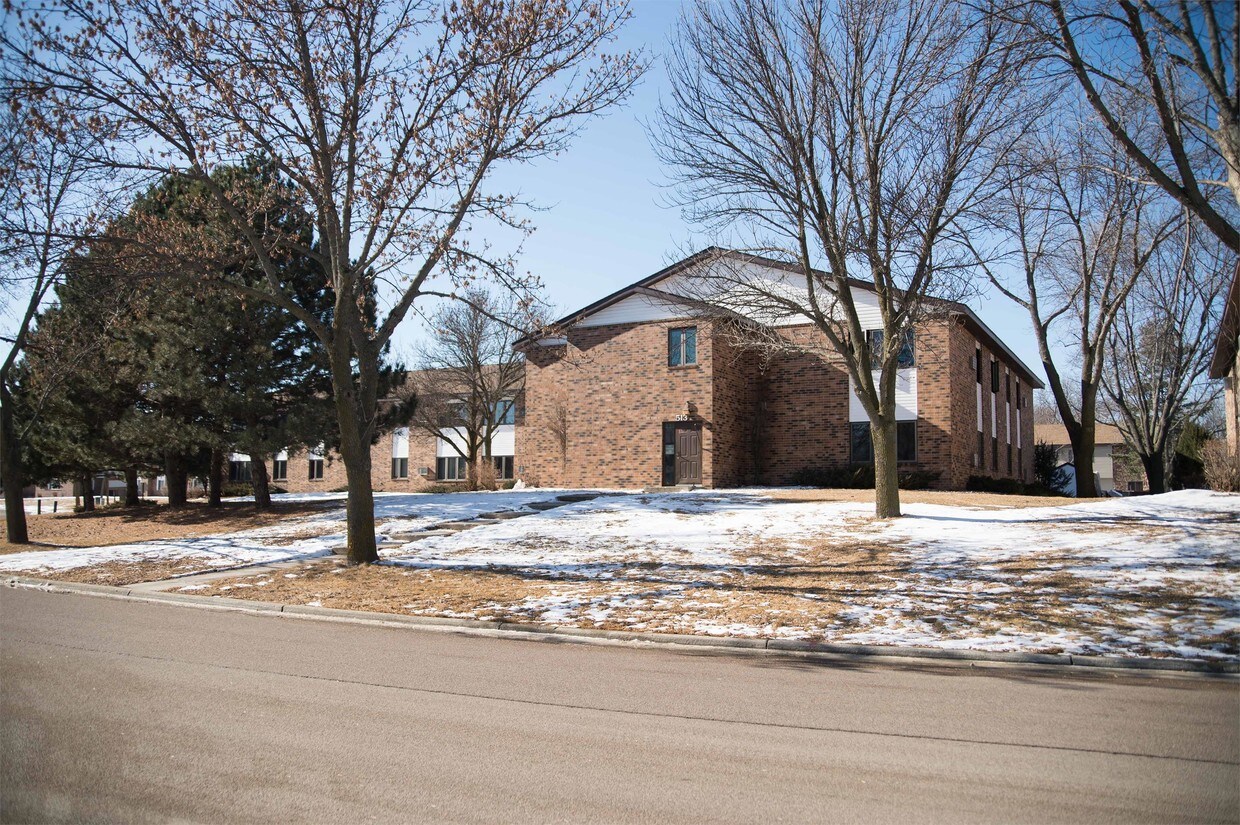 Primary Photo - 513 Village Dr