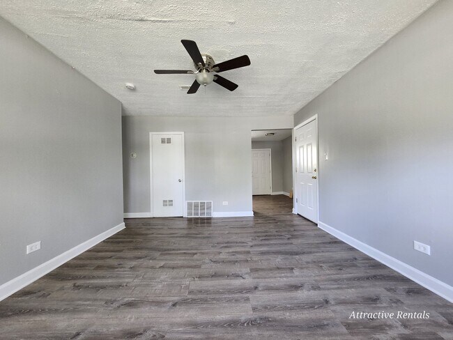 Foto del edificio - 392 W Hickory St