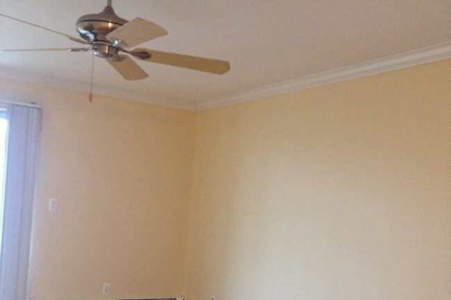 livig room - 33297 Kingslane Ct