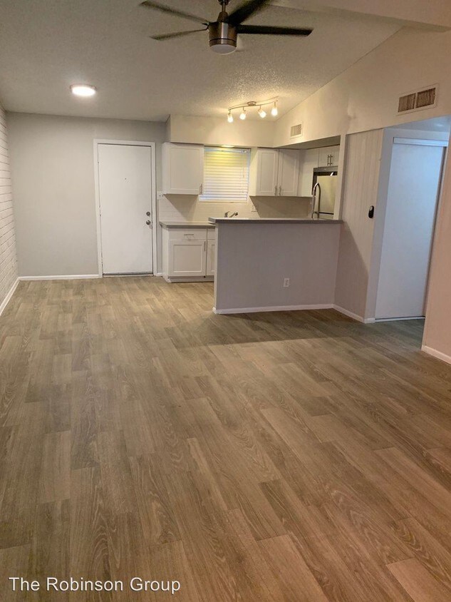 Primary Photo - 2620 N 40th St