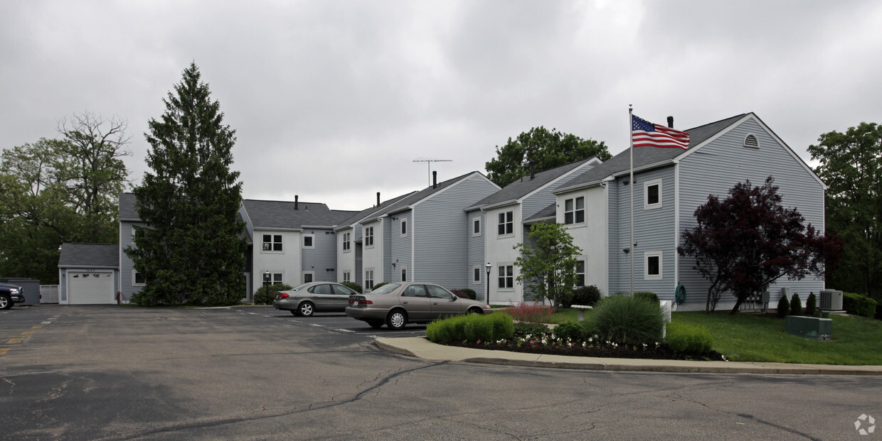 Building Photo - Golden View Acres