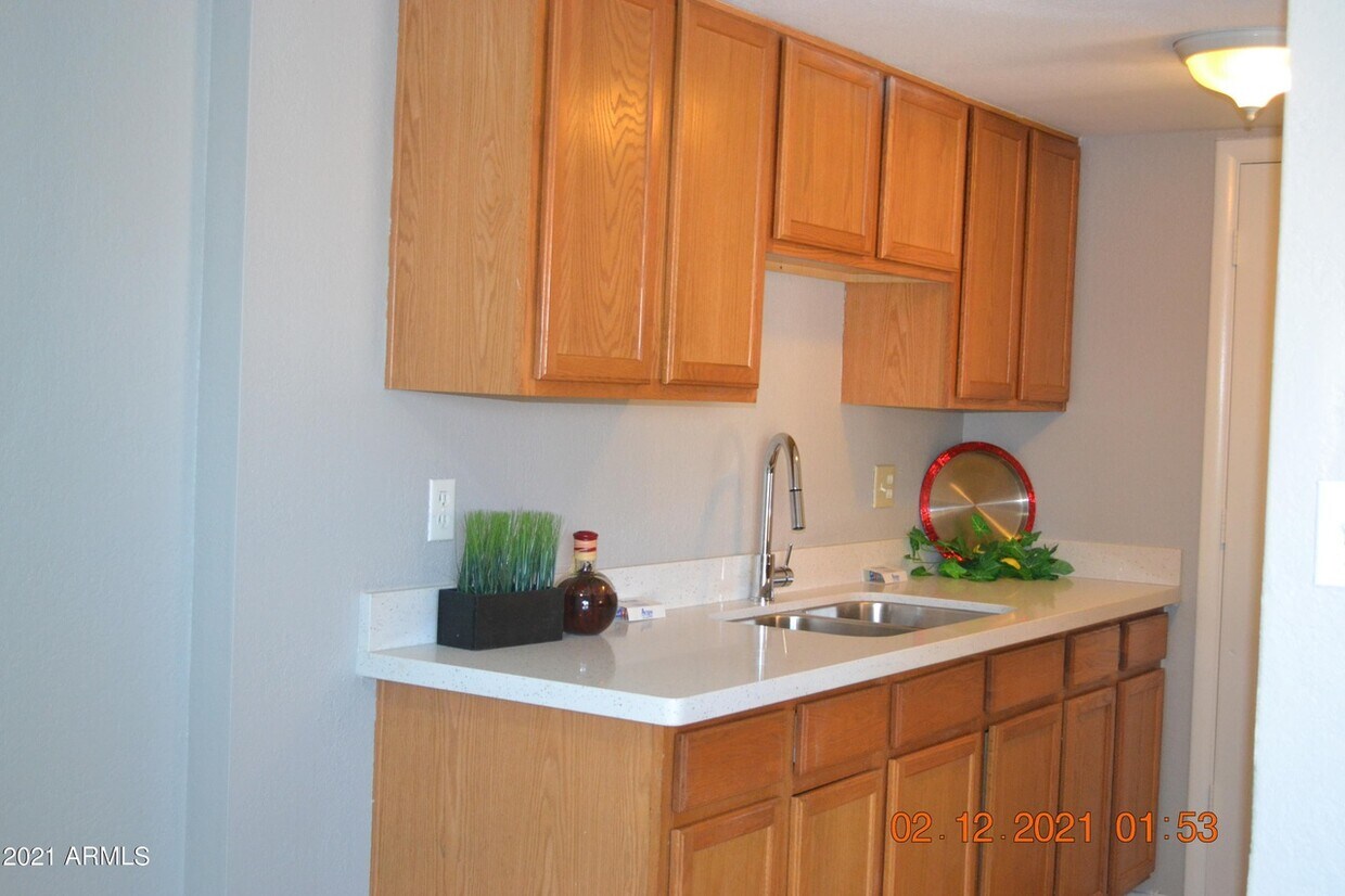 Primary Photo - 4443 E Wood St