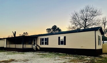 Building Photo - 21694 Dogwood Dr