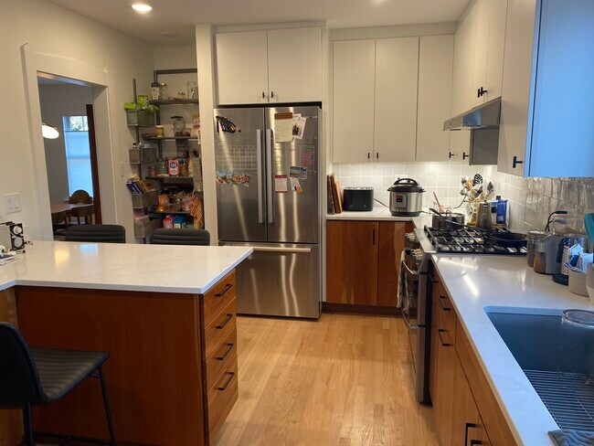 Cocina comedor - 1108 S Busey Ave