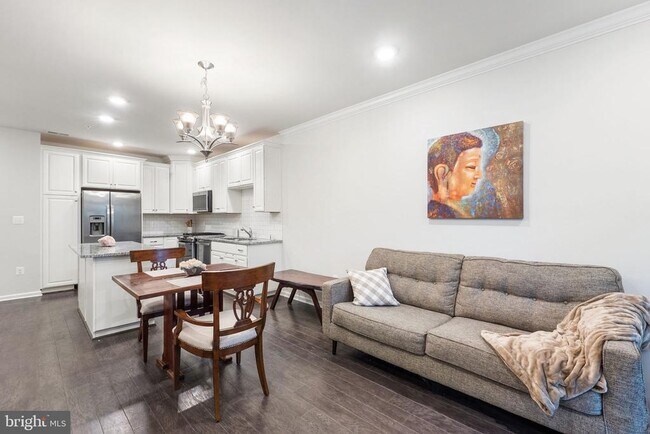 Building Photo - 23255 Milltown Knoll Square
