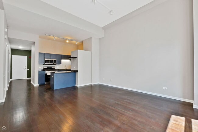 Building Photo - 5 N Wabash Ave