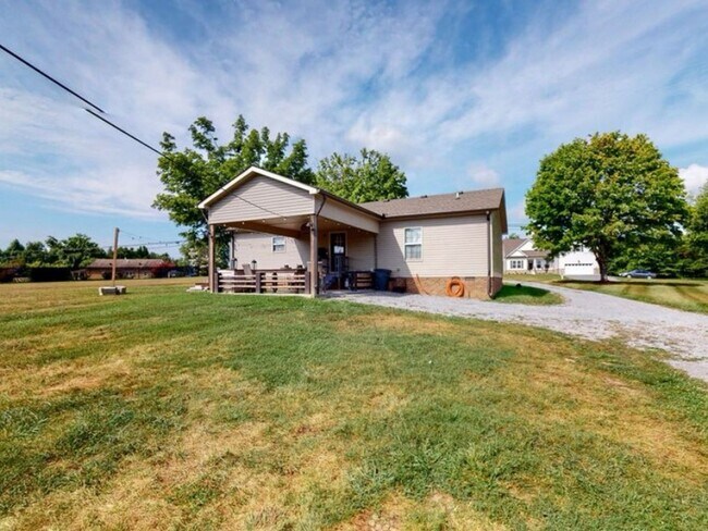 Building Photo - 3 Bedroom Single Family Home in Beechgrove