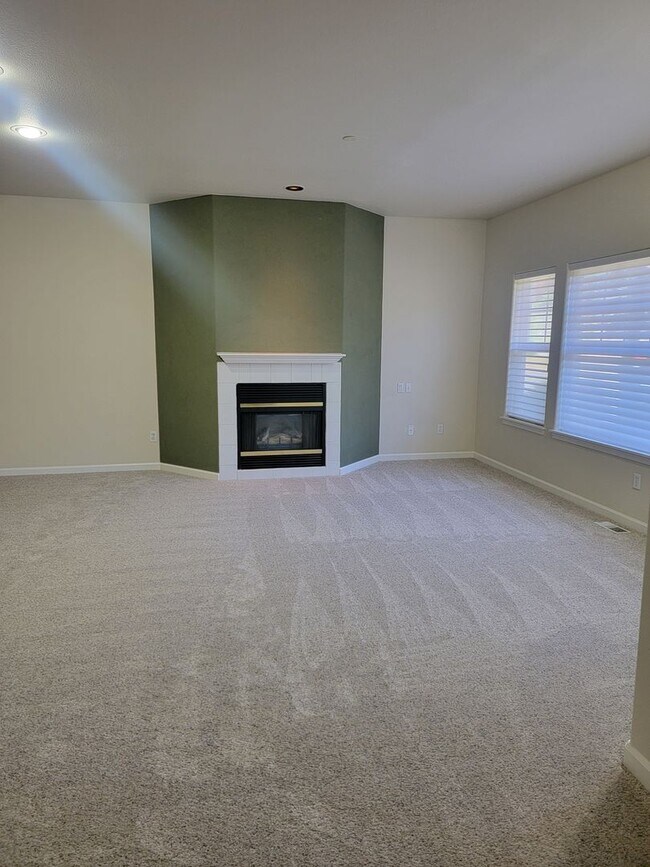 Foto del edificio - Dupont, NW Landing 2 Bedroom condo. Single...