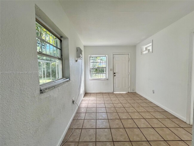 Building Photo - 601 NW 90th St