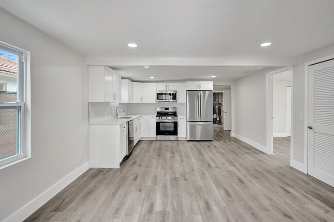 Foto del edificio - 235 NW 10th Ave