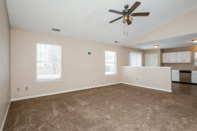 Foto del edificio - 5751 Ashcroft Dr