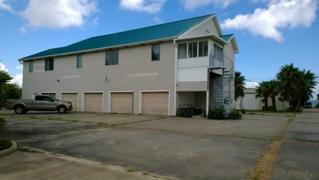 Building Photo - 3850 Martin Luther King Jr Dr