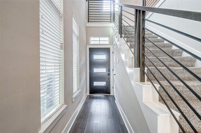 Building Photo - 16515 Oasis Mdw Ln