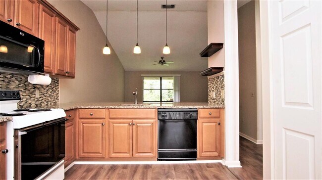 Foto del edificio - 13095 Belhaven Ct