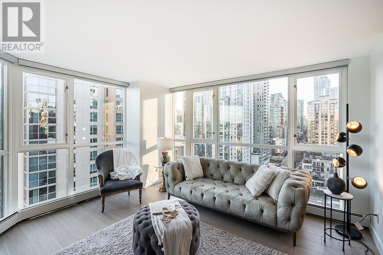 2891289 Drake St, Vancouver, BC V6B 4Y8 House for Rent in Vancouver, BC