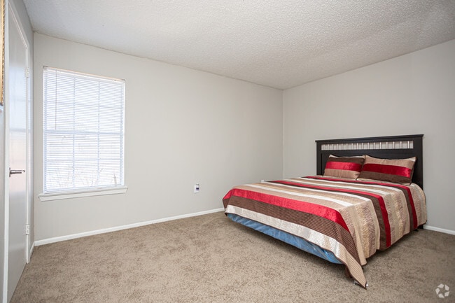 2 BR, 1 BR - 935 SF - Copper Ridge
