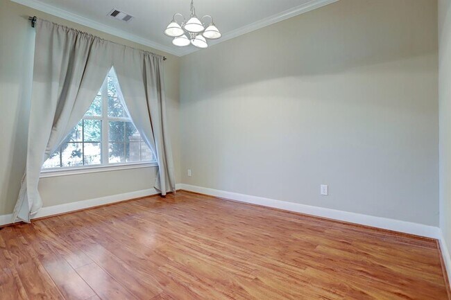 Building Photo - 7003 Rancho Mission Dr