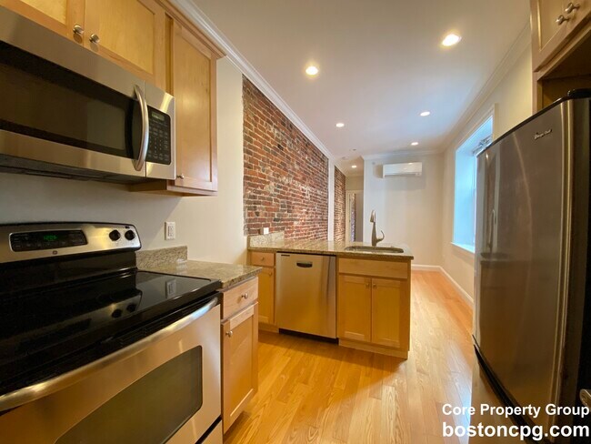 Building Photo - 44 N Bennet St