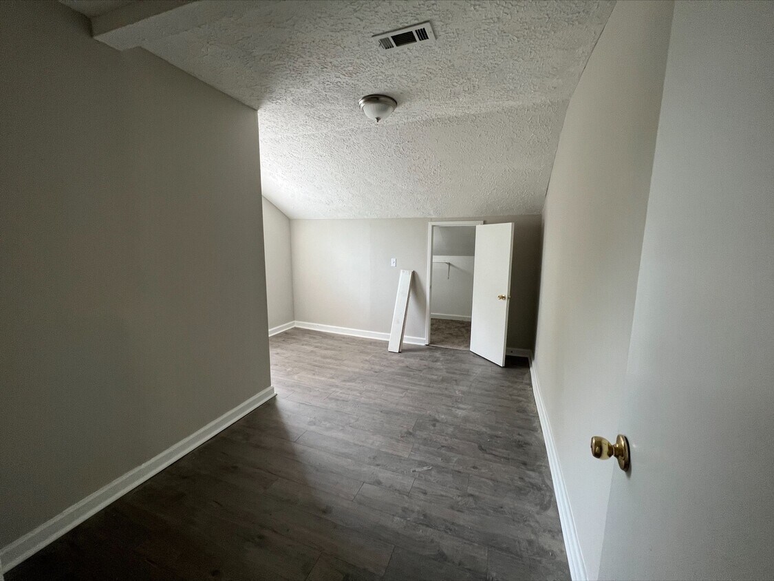 Foto del edificio - 3238 W Hamilton Ave