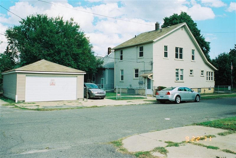 Building Photo - 230 Richter St