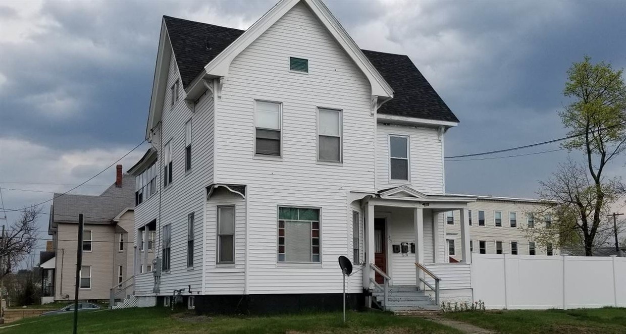 247 Jewett St Unit 3, Manchester, NH 03103 Room for Rent in