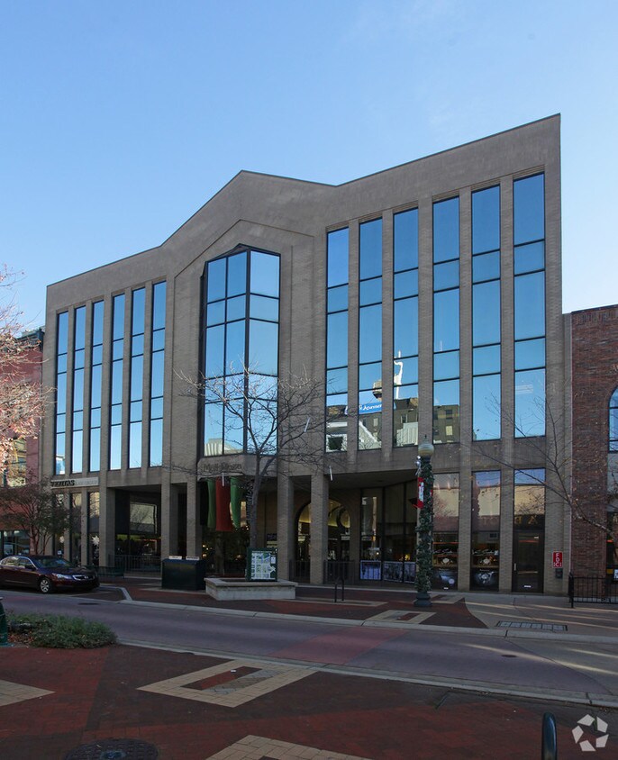 Primary Photo - 157 S Kalamazoo Mall