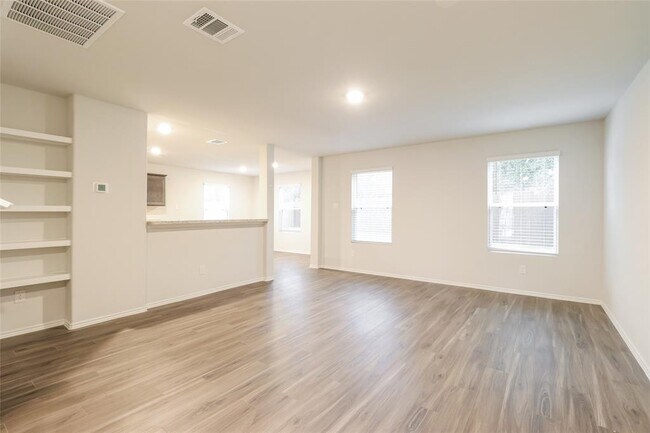 Building Photo - 2538 Grayling Dr