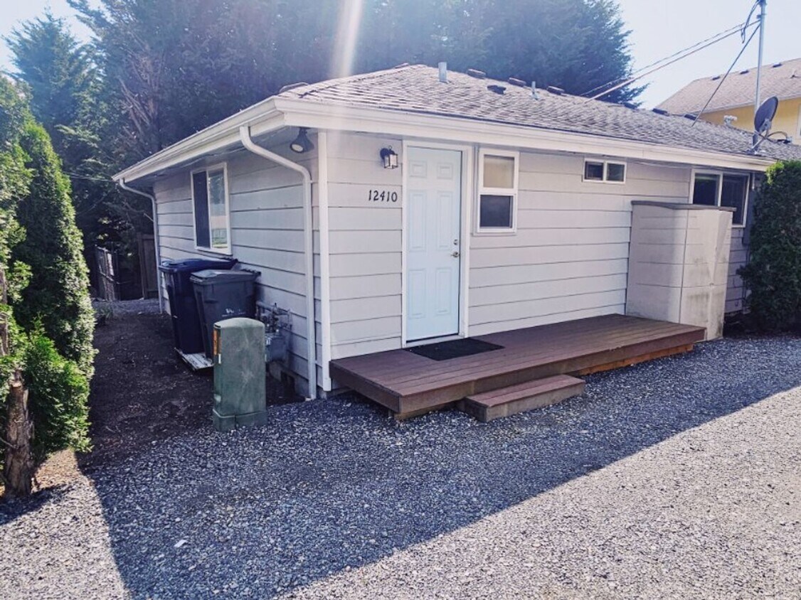 Primary Photo - Harvey Development Duplex