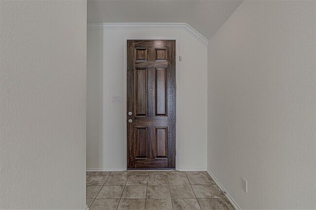 Building Photo - 339 Alamosa Dr