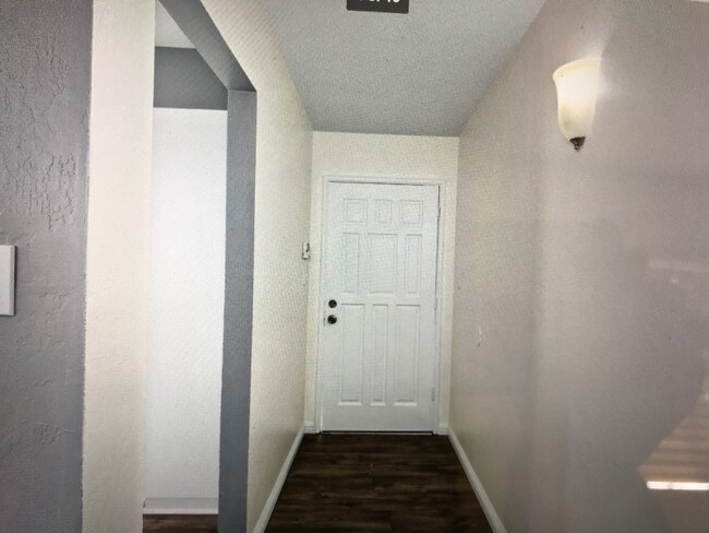 Building Photo - 1330 N Winery Ave