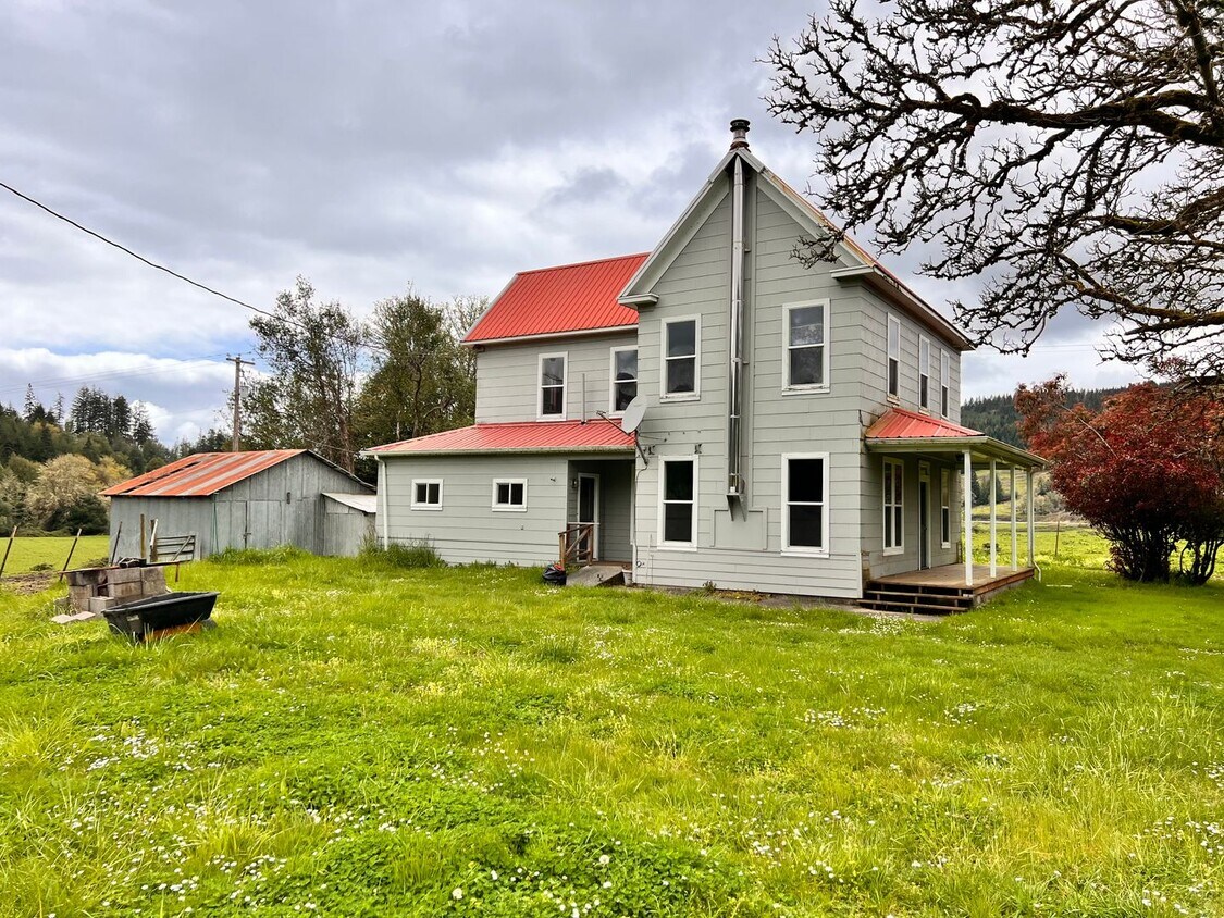 98382 Sitkum Ln Unit 98382, Myrtle Point, OR 97458 Room for Rent in